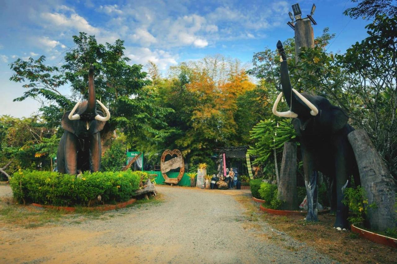 Denchai City Resort เด่นชัยซิตี้ รีสอร์ท Phrae Zewnętrze zdjęcie